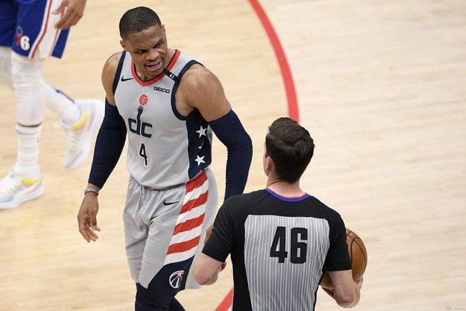 此角色不仅 此角色不仅